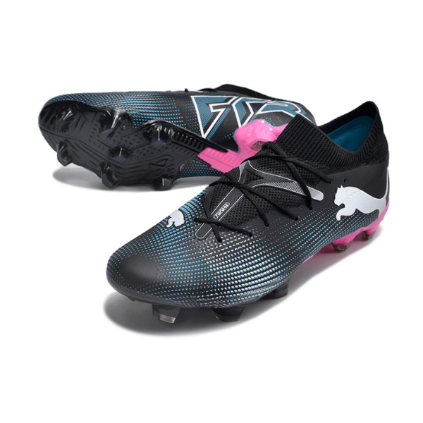 Chuteira Campo Puma Future 7 FG Preta, Azul Claro e Rosa